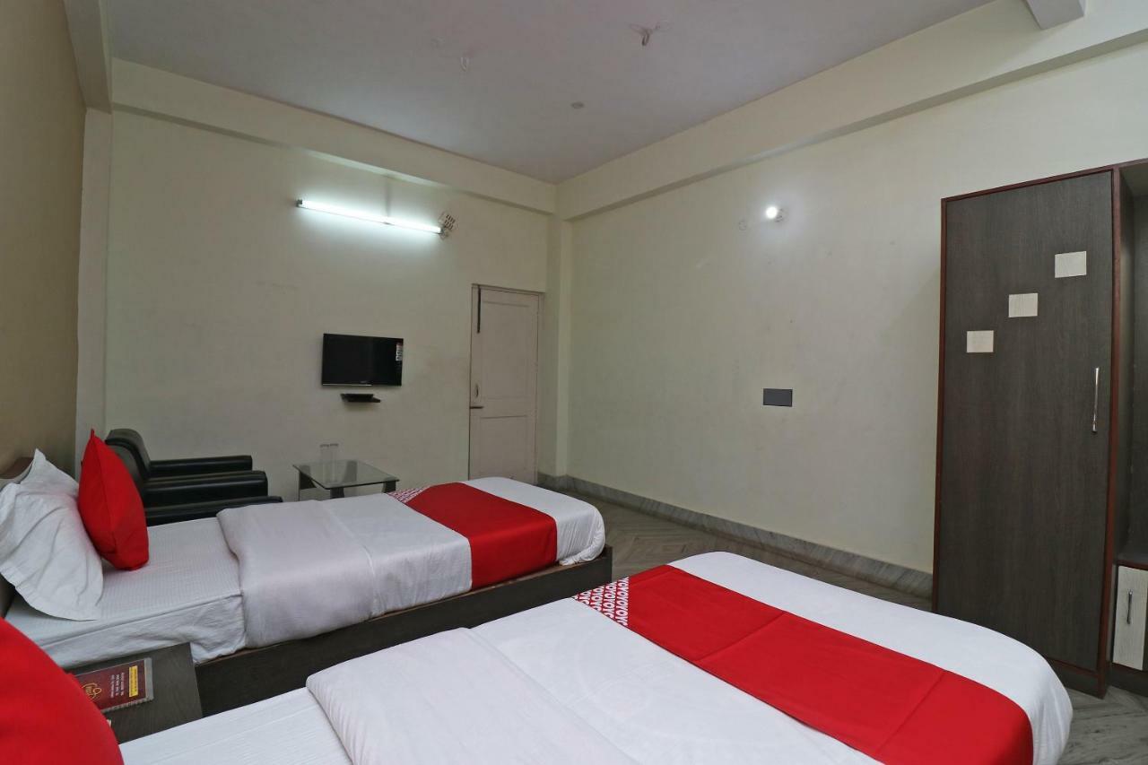 Oyo 37989 Hotel Debarshi Bānkura Extérieur photo
