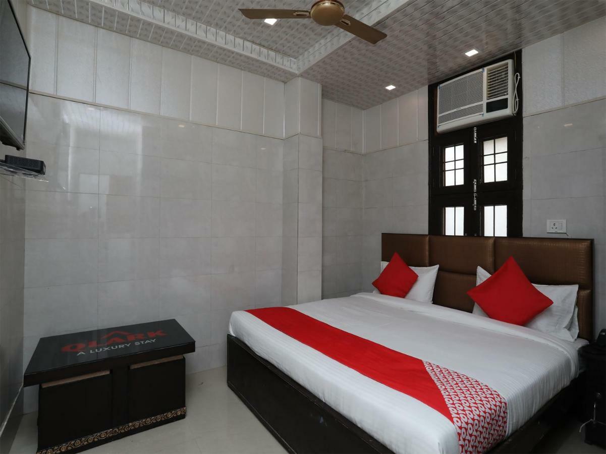 Oyo 37989 Hotel Debarshi Bānkura Extérieur photo